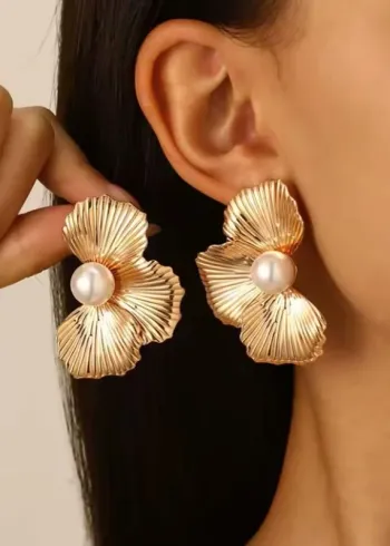 Boucles d’oreilles femme  Fleurs dorées & perles élégantes
