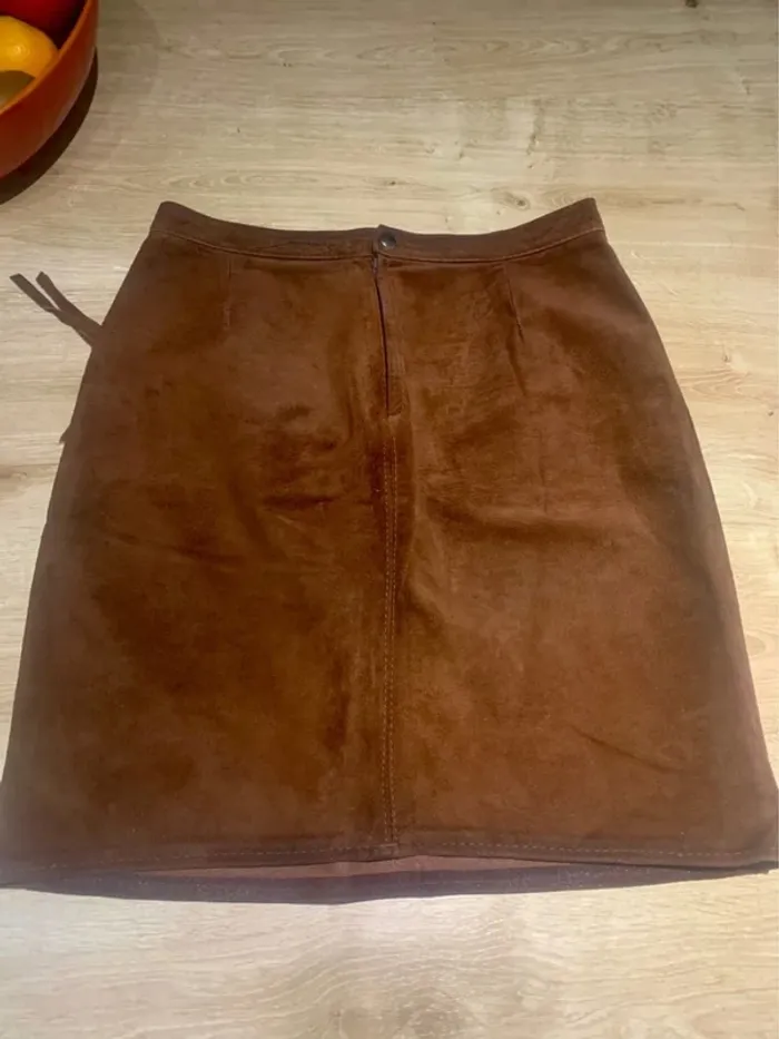 Jupe en cuir - Taille 40 - photo numéro 2