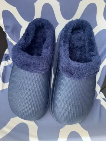 Sabots fourés  neuf style crocs t 37