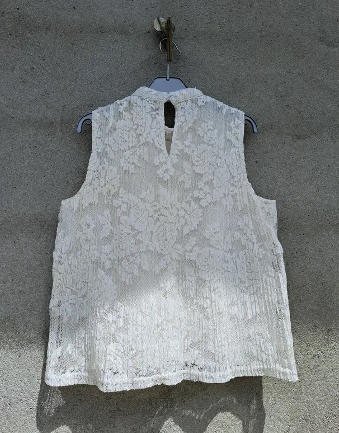 Débardeur blanc en dentelle - photo numéro 2