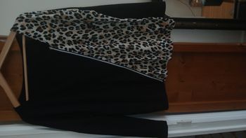 pull léger bi motifs noir et animal