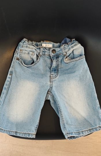 Short jean Kiabi taille 9 ans