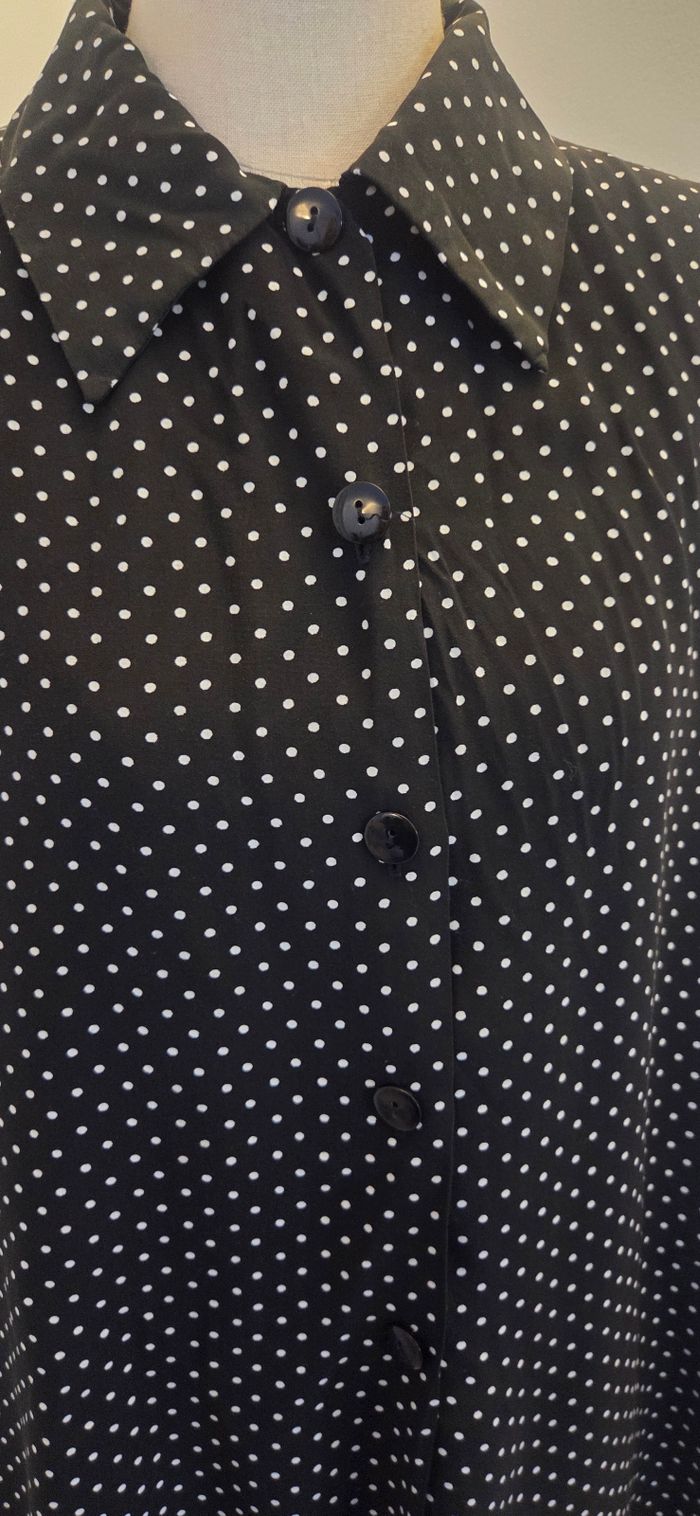 Chemise fluide Cache Cœur Paris 🖤 à pois blancs – chic & intemporelle – taille 38 à 42 – excellent état - photo numéro 3
