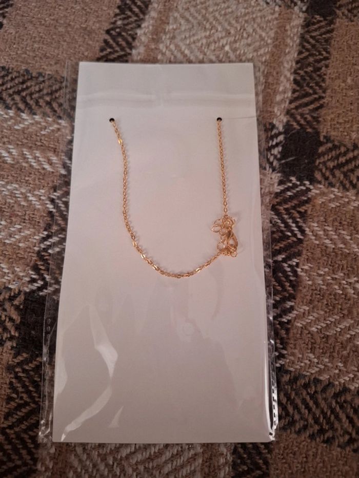 Collier avec rose - photo numéro 2