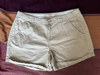 Short beige Camaïeu taille 40 ou L