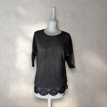 Pull gris léger et fluide avec dentelle taille 38-40