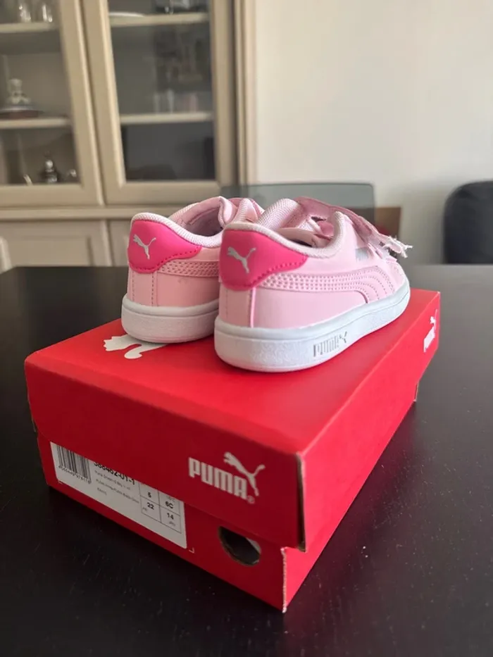 Baskets Puma enfant roses – pointure 22 (US 6C / UK 5) - photo numéro 4