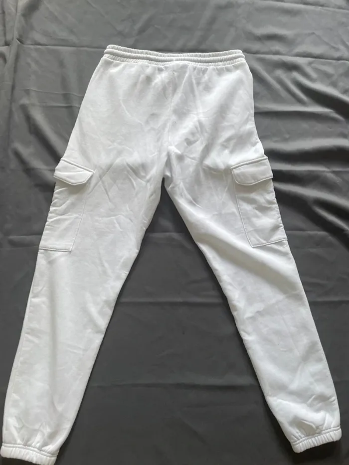Jogging cargo blanc neuf avec étiquette – Style tendance & confortable - photo numéro 2