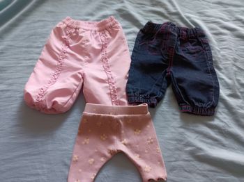 Lot pantalons taille 1 mois