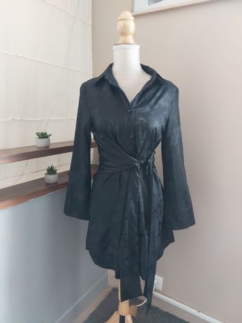 Robe chemise satinée motif floraux jacquard