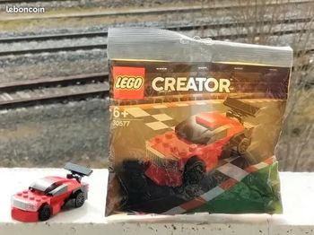 Lego creator la voiture de course rouge