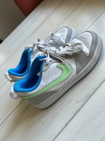 Basket Nike taille 38