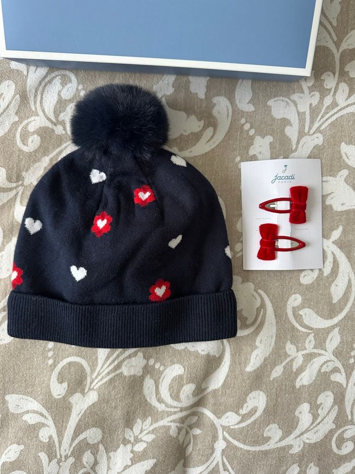 Bonnet et barrettes
