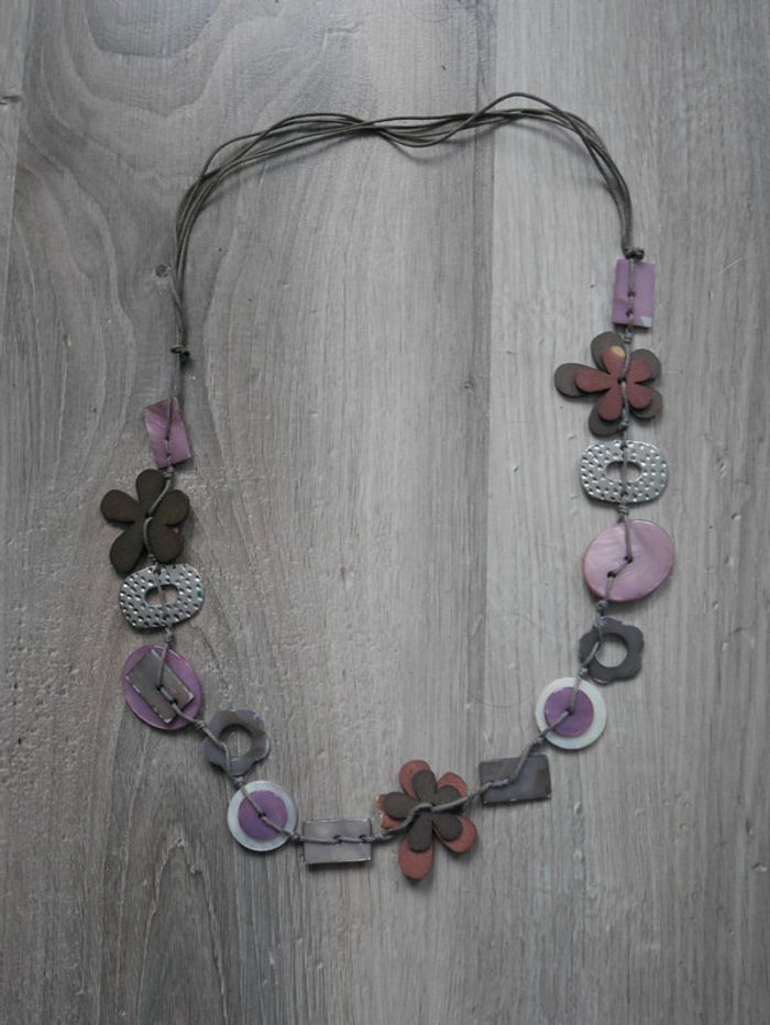 Collier fantaisie violet et marron - photo numéro 3