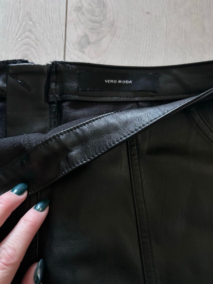 Jupe simili cuir - photo numéro 3