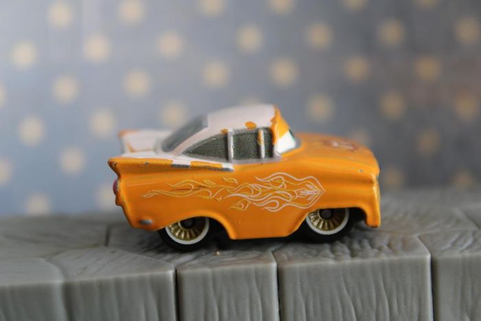 Disney pixar cars mini racer Ramone first version - photo numéro 6