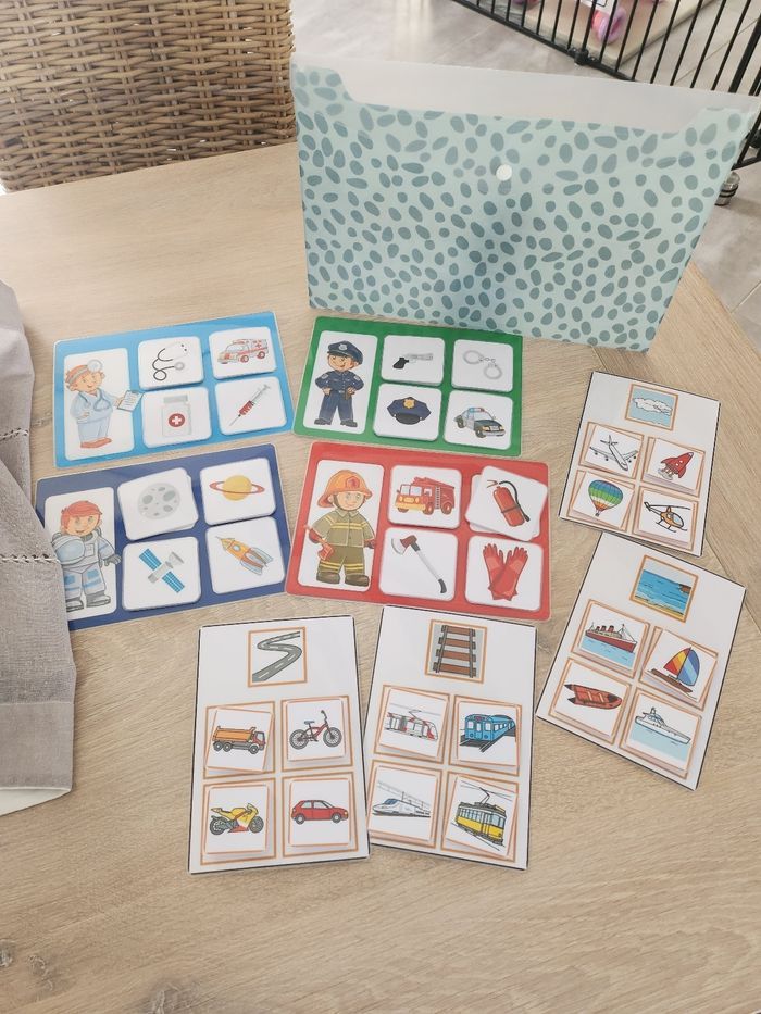 Jeux plastifiés et scratchés façon montessori