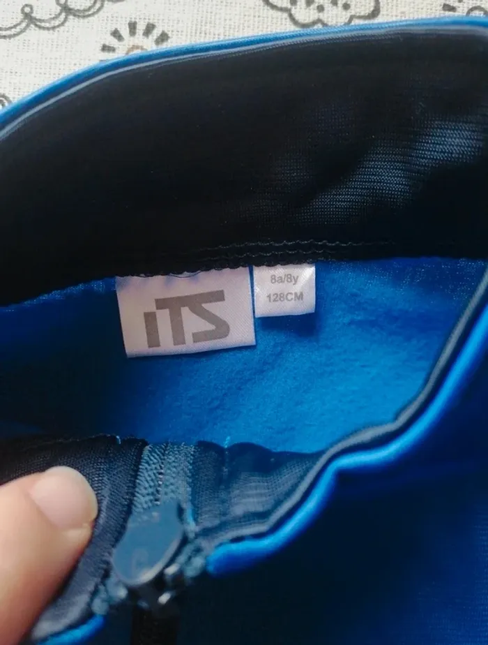 Veste de jogging neuve Its 8 ans - photo numéro 3
