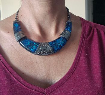 Collier ras du cou bleu, comme neuf 📿