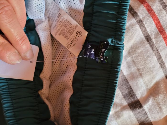 Short de bain neuf - photo numéro 4