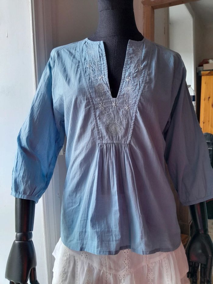 Blouse bleu avec broderie taille s vintage manches bouffantes - photo numéro 2