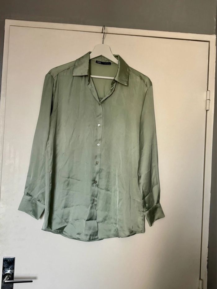Chemise effet satin oversize vert clair Zara