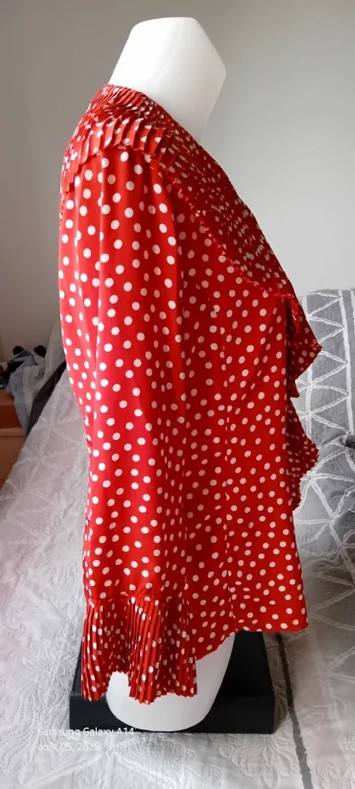 Blouse fluide à pois avec volants plissés manches longues pagodes rouge femme 40 flanelle Paris - photo numéro 5