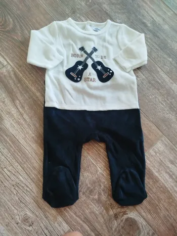 Pyjama une pièce en velours bébé garçon 6 mois