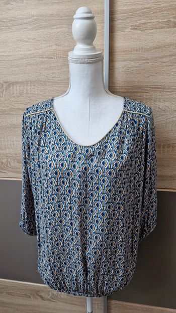 Blouse manches 3/4.