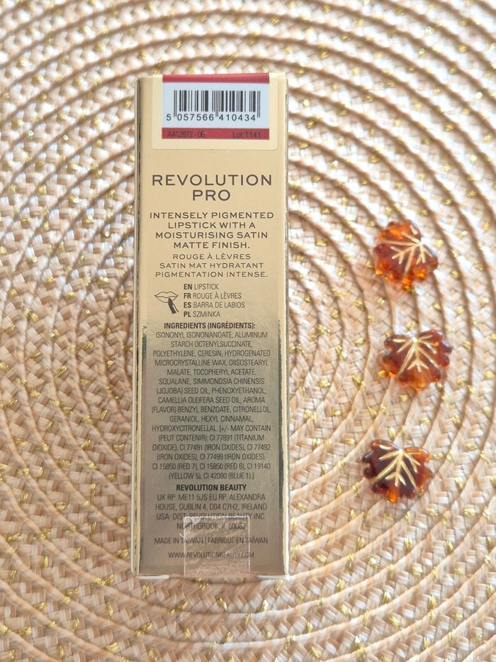 Rouge à lèvres  + crayon lèvres revolution pro - photo numéro 2