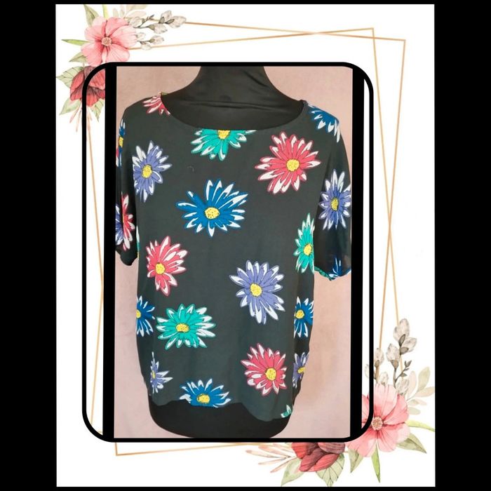 T shirt noir à fleurs