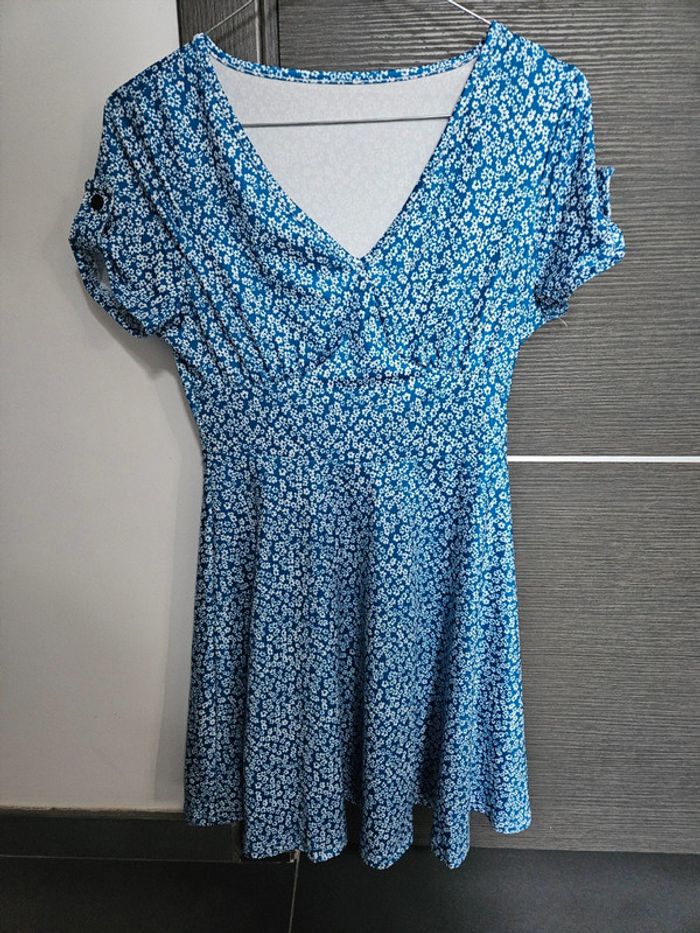 Robe fluide bleu a fleurs fille shein taille S