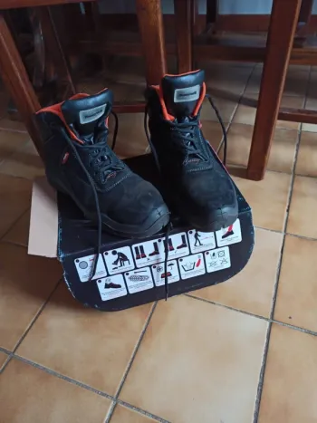 Paire de chaussures de sécurité taille 41