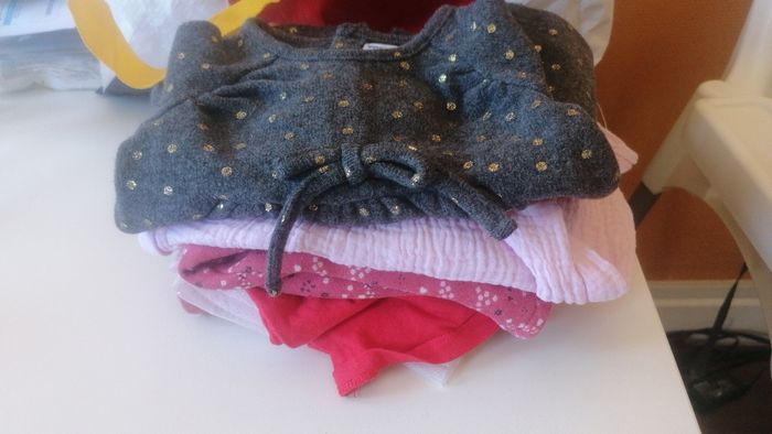 Lot vêtements bébé