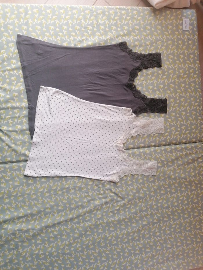 Lot de 2 débardeurs à bretelles dentelle