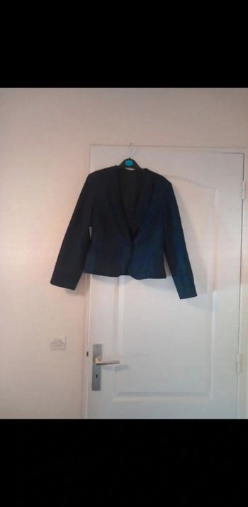 Blazer court bleu marine de la marque Cerruti 1881