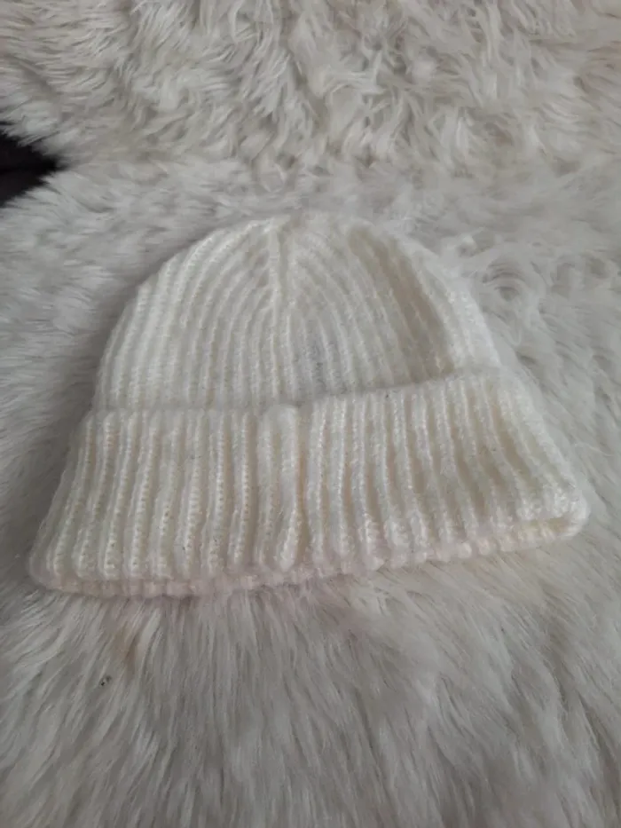 Bonnet neuf TU - photo numéro 4