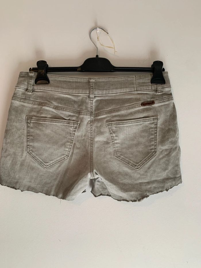Short esprit - photo numéro 2