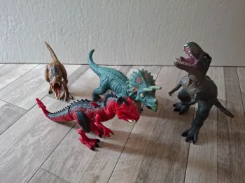 Lot de 4 dinosaures