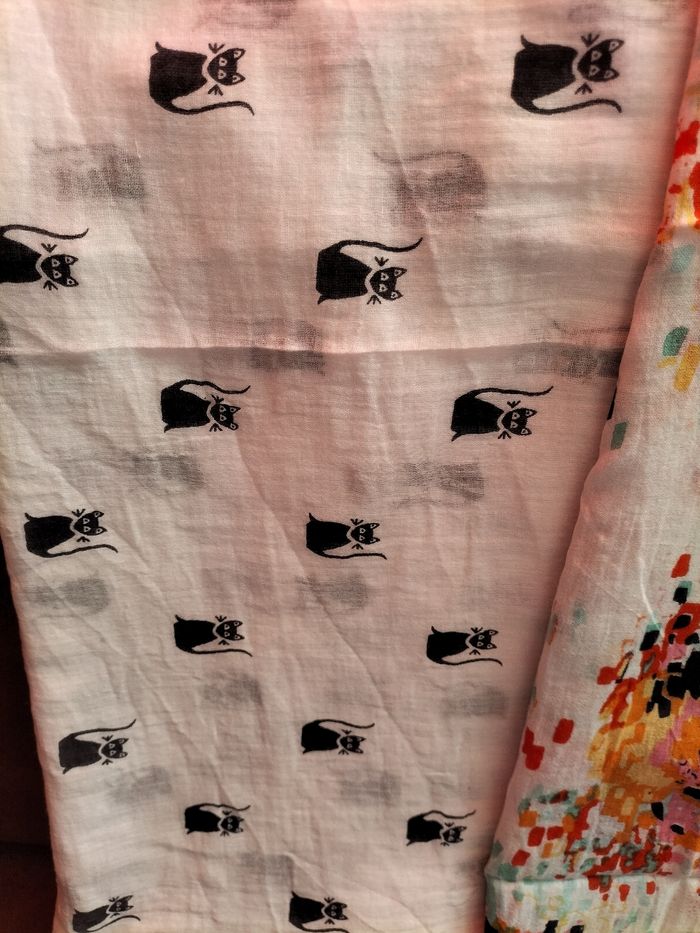 2 grandes echarpes - photo numéro 2