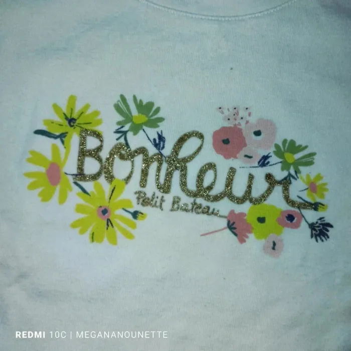 🌼 T-shirt fleurie Blanc Petit Bateau – Taille 3 ans – Écriture Dorée 🌼 - photo numéro 3