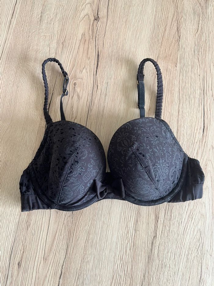 Soutien-gorge noir etam 85c