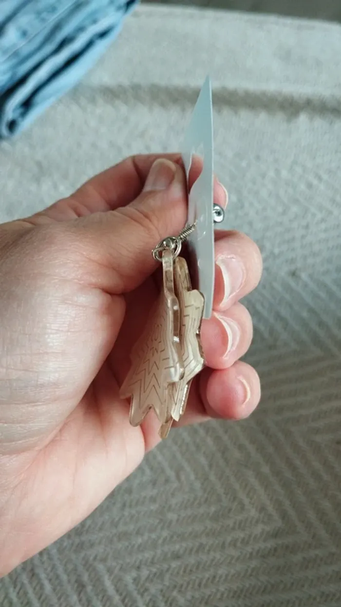 Boucles d'oreilles PVC blanche fantaisie - photo numéro 4