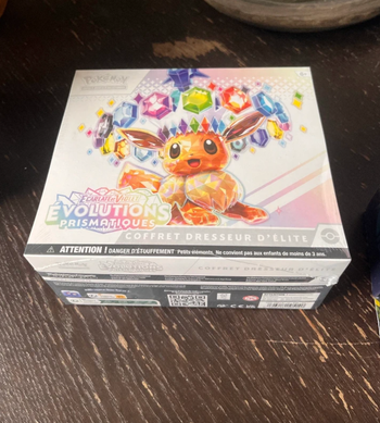 ETB - Coffret dresseur d'élite EV8.5 - Evolutions Prismatiques