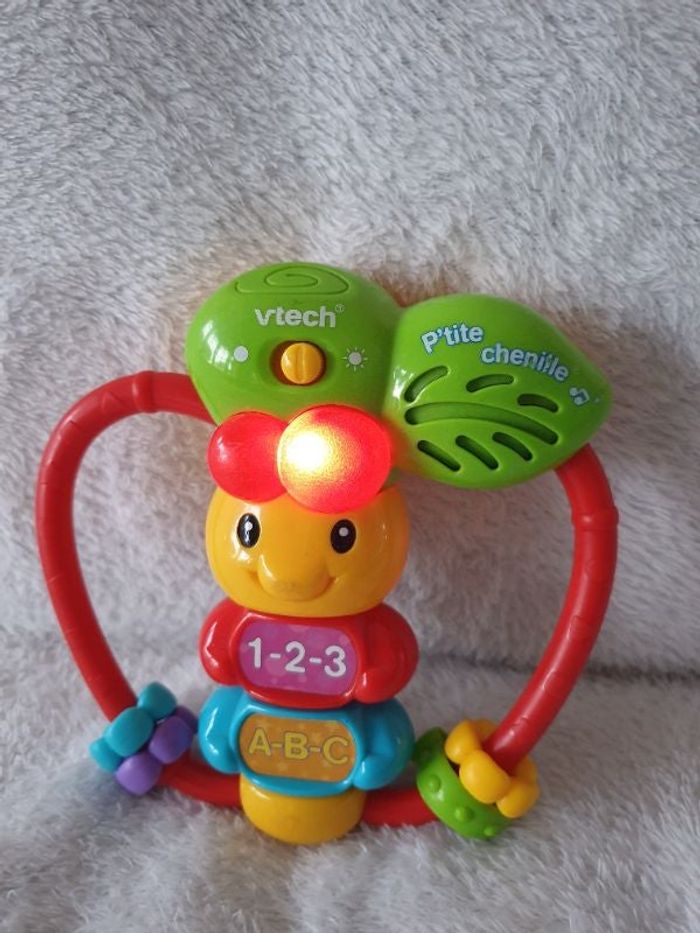 Petite chenille lumineuse et musicale