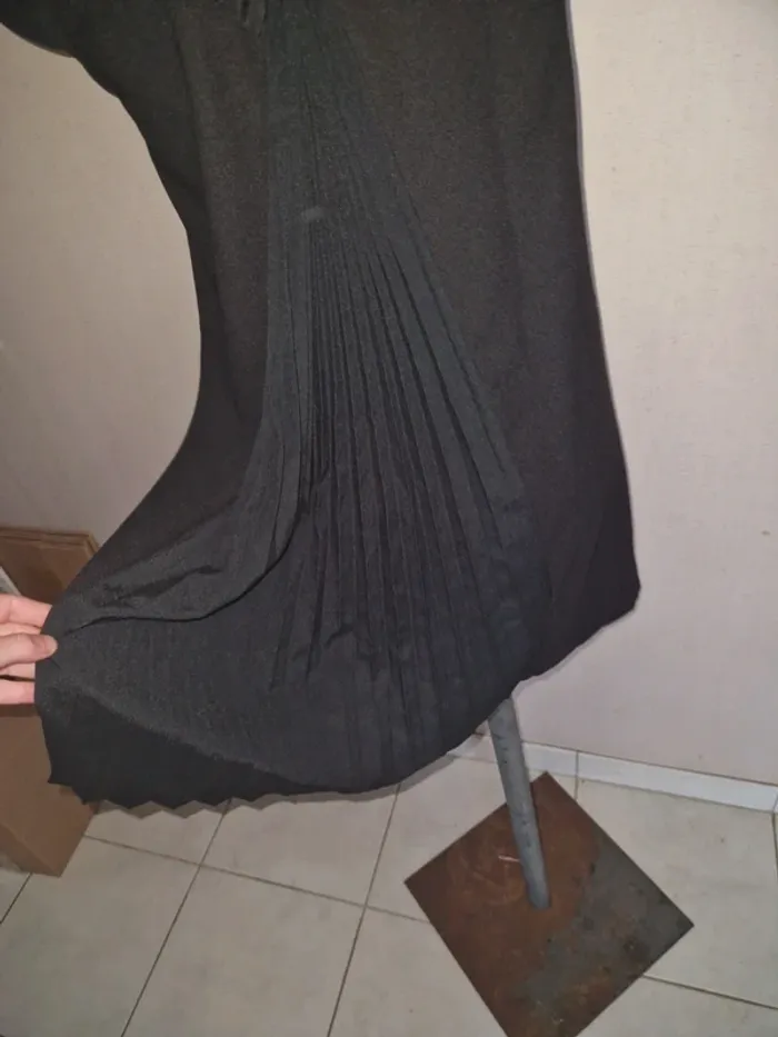 Tres belle robe noir taille s see u son - photo numéro 5