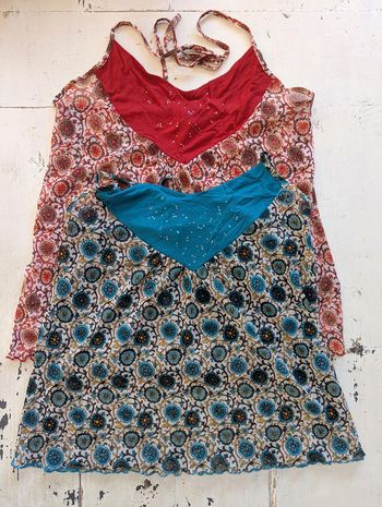 Lot de 2 tops dos-nu imprimés H&M – Bleu & Rouge – Taille M