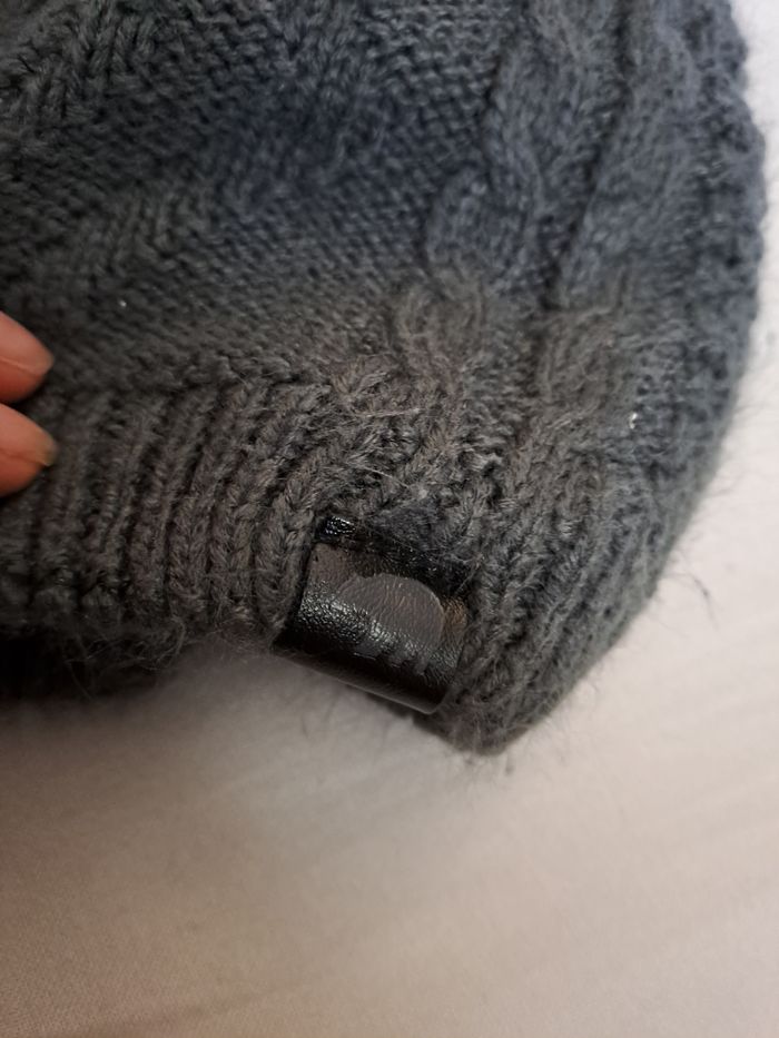 Bonnet 6-8A NEUF - photo numéro 2