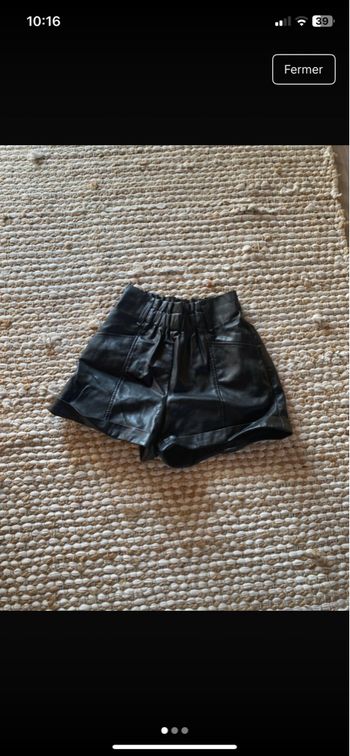 Short en cuire noir taille haut