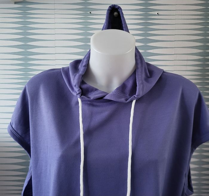 Tee-shirt sans manche et à capuche violet taille XL Shein en excellent état - photo numéro 2